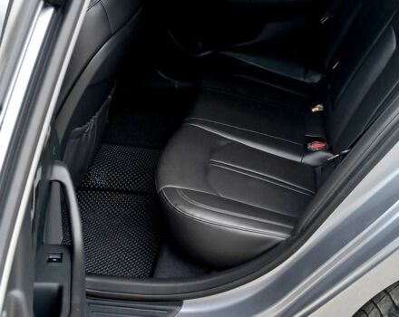 Сірий Хендай Соната, об'ємом двигуна 2 л та пробігом 61 тис. км за 15000 $, фото 11 на Automoto.ua