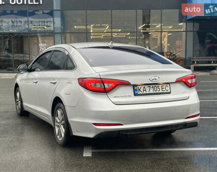 Серый Хендай Соната, объемом двигателя 2 л и пробегом 266 тыс. км за 8750 $, фото 5 на Automoto.ua