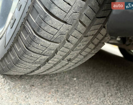 Сірий Хендай Соната, об'ємом двигуна 2 л та пробігом 200 тис. км за 13900 $, фото 31 на Automoto.ua