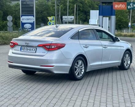 Серый Хендай Соната, объемом двигателя 2 л и пробегом 332 тыс. км за 8700 $, фото 7 на Automoto.ua