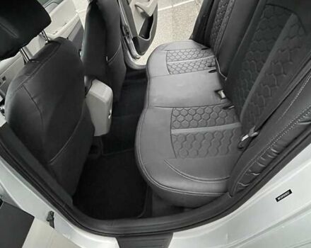 Сірий Хендай Соната, об'ємом двигуна 2.36 л та пробігом 148 тис. км за 8900 $, фото 19 на Automoto.ua