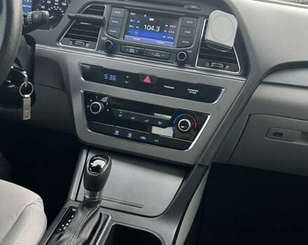 Сірий Хендай Соната, об'ємом двигуна 2.4 л та пробігом 184 тис. км за 10700 $, фото 54 на Automoto.ua