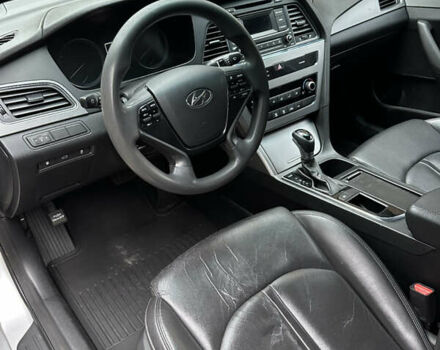 Серый Хендай Соната, объемом двигателя 2 л и пробегом 264 тыс. км за 7999 $, фото 7 на Automoto.ua