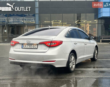 Серый Хендай Соната, объемом двигателя 2 л и пробегом 266 тыс. км за 8750 $, фото 4 на Automoto.ua