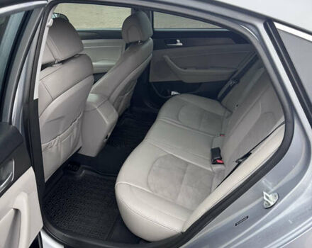 Хендай Соната 2015 в Киеве на Automoto.ua Серый Хендай Соната, объемом двигателя 2.36 л и пробегом 160 тыс. км за 10000 $, фото 12 на Automoto.ua