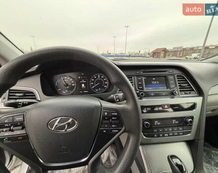 Хендай Соната 2015 в Харькове на Automoto.ua Серый Хендай Соната, объемом двигателя 2 л и пробегом 114 тыс. км за 14200 $, фото 34 на Automoto.ua