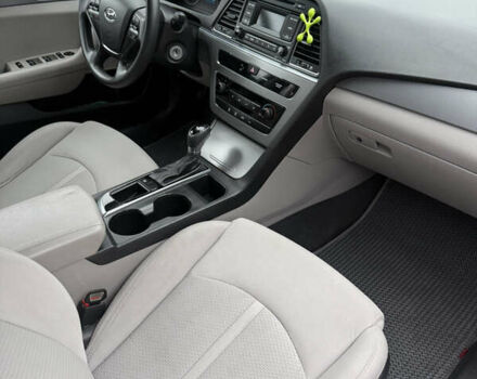 Сірий Хендай Соната, об'ємом двигуна 2.36 л та пробігом 160 тис. км за 9500 $, фото 10 на Automoto.ua