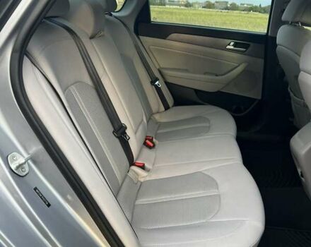 Сірий Хендай Соната, об'ємом двигуна 2.4 л та пробігом 184 тис. км за 10700 $, фото 12 на Automoto.ua