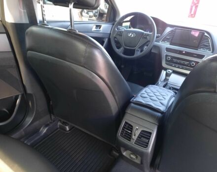 Сірий Хендай Соната, об'ємом двигуна 2 л та пробігом 231 тис. км за 9100 $, фото 16 на Automoto.ua