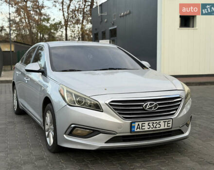 Серый Хендай Соната, объемом двигателя 2 л и пробегом 320 тыс. км за 7999 $, фото 1 на Automoto.ua