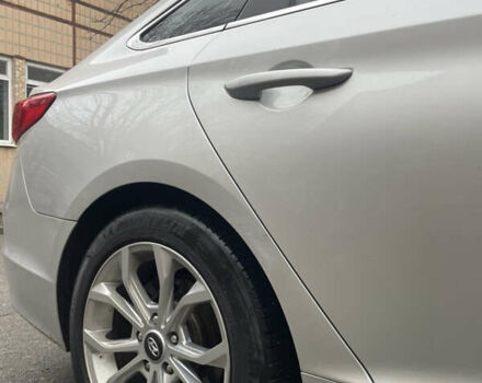 Серый Хендай Соната, объемом двигателя 2.36 л и пробегом 163 тыс. км за 9500 $, фото 5 на Automoto.ua