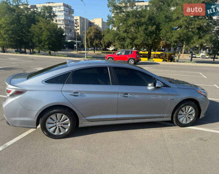 Хендай Соната 2015 в Киеве на Automoto.ua Серый Хендай Соната, объемом двигателя 2 л и пробегом 213 тыс. км за 11900 $, фото 10 на Automoto.ua