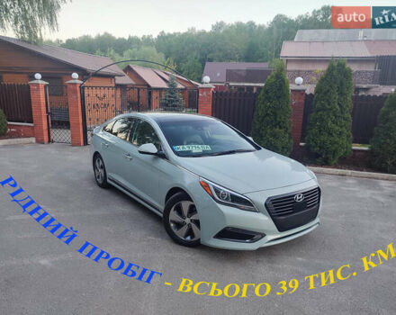 Серый Хендай Соната, объемом двигателя 2 л и пробегом 39 тыс. км за 18000 $, фото 5 на Automoto.ua