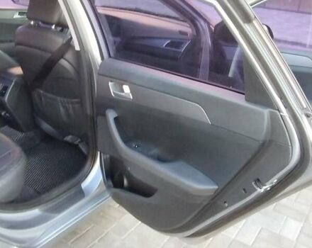 Серый Хендай Соната, объемом двигателя 2 л и пробегом 241 тыс. км за 12000 $, фото 17 на Automoto.ua