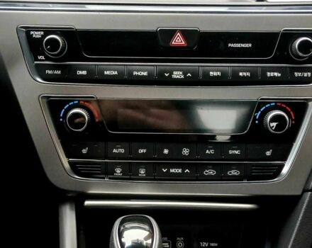 Сірий Хендай Соната, об'ємом двигуна 2 л та пробігом 61 тис. км за 15000 $, фото 9 на Automoto.ua