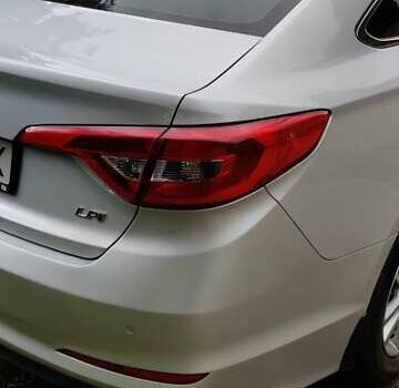 Сірий Хендай Соната, об'ємом двигуна 2 л та пробігом 186 тис. км за 10500 $, фото 12 на Automoto.ua