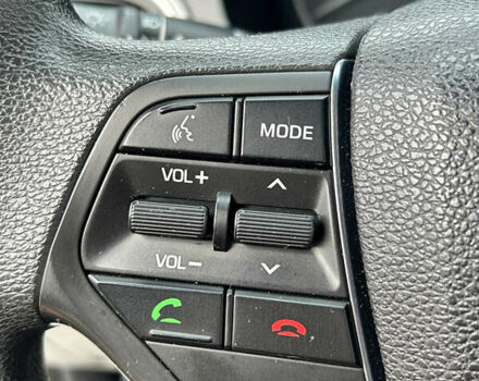 Сірий Хендай Соната, об'ємом двигуна 2.36 л та пробігом 170 тис. км за 9999 $, фото 19 на Automoto.ua