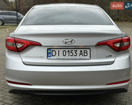 Серый Хендай Соната, объемом двигателя 2 л и пробегом 264 тыс. км за 7999 $, фото 6 на Automoto.ua