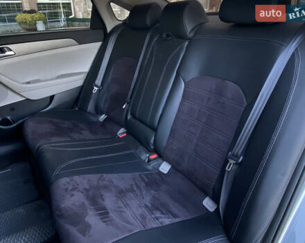 Серый Хендай Соната, объемом двигателя 2.36 л и пробегом 178 тыс. км за 11599 $, фото 15 на Automoto.ua