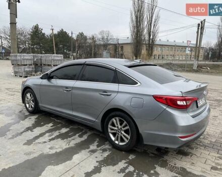 Серый Хендай Соната, объемом двигателя 2.36 л и пробегом 90 тыс. км за 9500 $, фото 3 на Automoto.ua