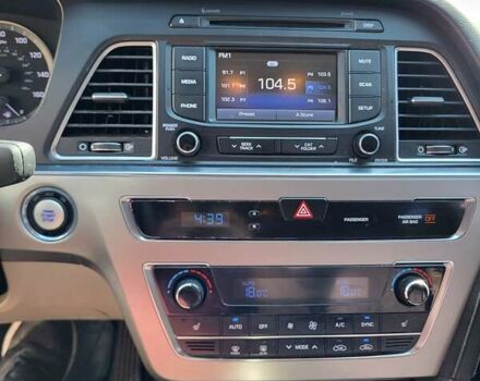 Серый Хендай Соната, объемом двигателя 2.36 л и пробегом 210 тыс. км за 11000 $, фото 8 на Automoto.ua