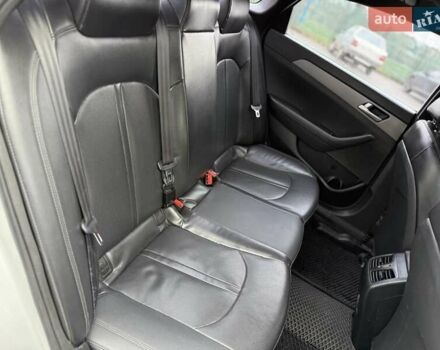 Сірий Хендай Соната, об'ємом двигуна 2 л та пробігом 275 тис. км за 8400 $, фото 30 на Automoto.ua