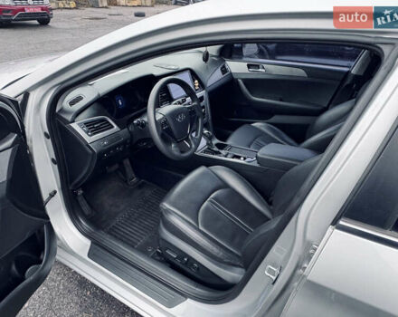 Сірий Хендай Соната, об'ємом двигуна 2 л та пробігом 169 тис. км за 11300 $, фото 2 на Automoto.ua