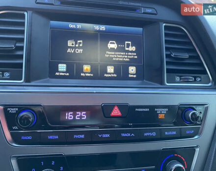 Серый Хендай Соната, объемом двигателя 2.36 л и пробегом 40 тыс. км за 10700 $, фото 29 на Automoto.ua