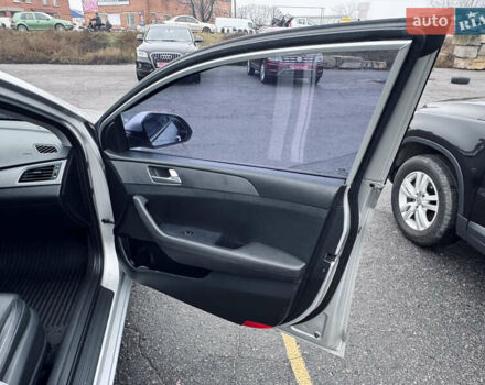 Сірий Хендай Соната, об'ємом двигуна 2 л та пробігом 169 тис. км за 11300 $, фото 13 на Automoto.ua