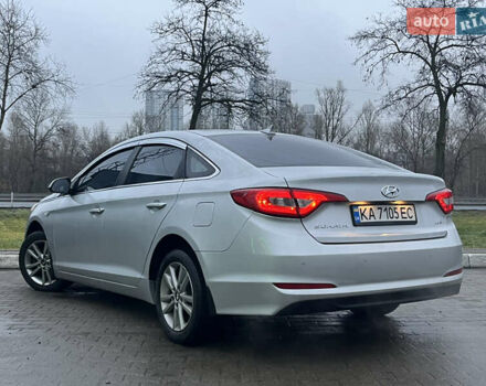 Серый Хендай Соната, объемом двигателя 2 л и пробегом 266 тыс. км за 8150 $, фото 3 на Automoto.ua