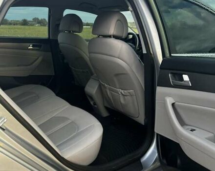 Сірий Хендай Соната, об'ємом двигуна 2.4 л та пробігом 184 тис. км за 10700 $, фото 30 на Automoto.ua