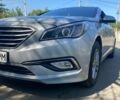 Серый Хендай Соната, объемом двигателя 2 л и пробегом 180 тыс. км за 9500 $, фото 1 на Automoto.ua