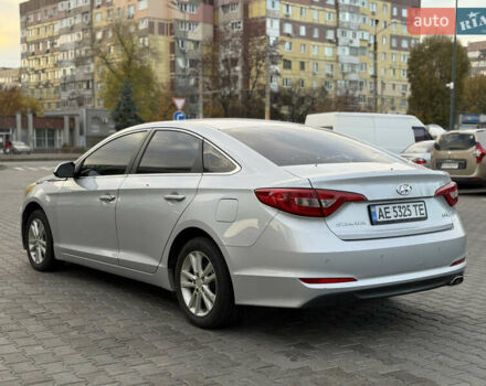 Серый Хендай Соната, объемом двигателя 2 л и пробегом 320 тыс. км за 7999 $, фото 3 на Automoto.ua