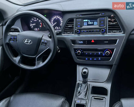 Серый Хендай Соната, объемом двигателя 2 л и пробегом 266 тыс. км за 8150 $, фото 10 на Automoto.ua