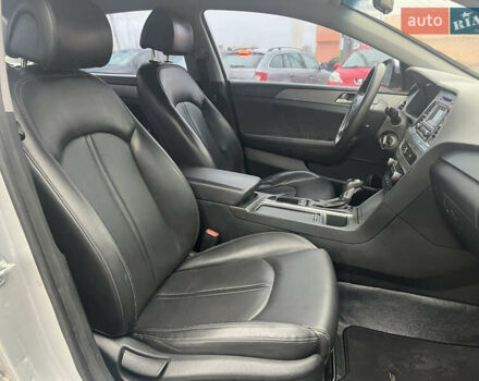 Серый Хендай Соната, объемом двигателя 2 л и пробегом 266 тыс. км за 8750 $, фото 12 на Automoto.ua