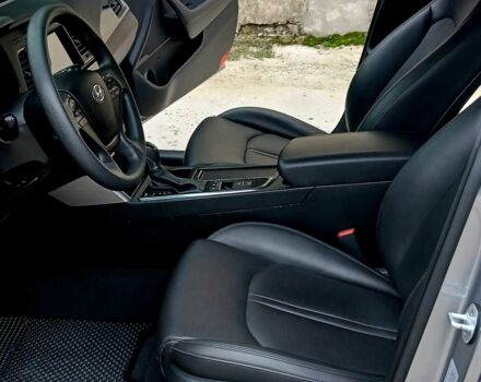 Сірий Хендай Соната, об'ємом двигуна 2 л та пробігом 61 тис. км за 15000 $, фото 16 на Automoto.ua