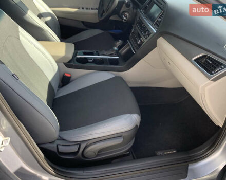 Серый Хендай Соната, объемом двигателя 2.36 л и пробегом 40 тыс. км за 11800 $, фото 19 на Automoto.ua