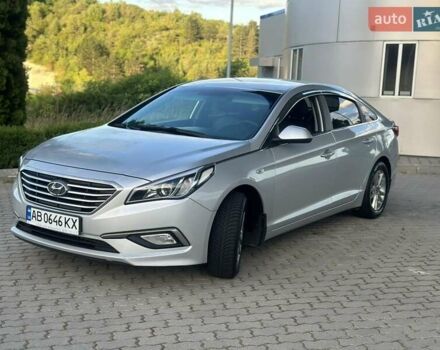 Серый Хендай Соната, объемом двигателя 2 л и пробегом 332 тыс. км за 8700 $, фото 1 на Automoto.ua