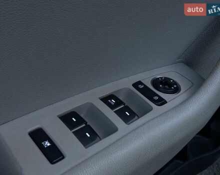 Серый Хендай Соната, объемом двигателя 2.36 л и пробегом 178 тыс. км за 11599 $, фото 8 на Automoto.ua