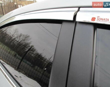 Сірий Хендай Соната, об'ємом двигуна 2 л та пробігом 265 тис. км за 10500 $, фото 49 на Automoto.ua