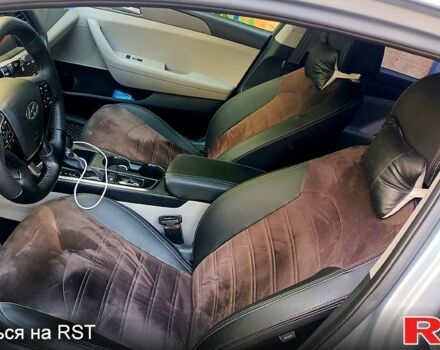 Сірий Хендай Соната, об'ємом двигуна 2.4 л та пробігом 190 тис. км за 10000 $, фото 8 на Automoto.ua