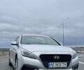 Серый Хендай Соната, объемом двигателя 2 л и пробегом 210 тыс. км за 11100 $, фото 13 на Automoto.ua