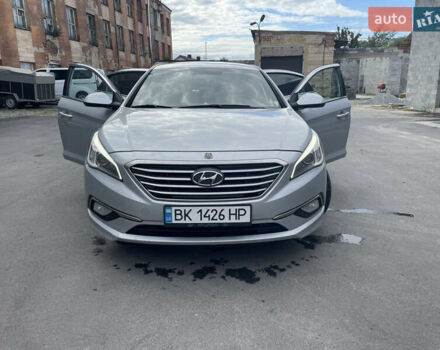 Сірий Хендай Соната, об'ємом двигуна 2 л та пробігом 380 тис. км за 9200 $, фото 2 на Automoto.ua