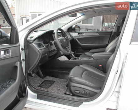 Сірий Хендай Соната, об'ємом двигуна 2 л та пробігом 265 тис. км за 10500 $, фото 19 на Automoto.ua