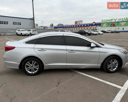 Серый Хендай Соната, объемом двигателя 2 л и пробегом 290 тыс. км за 12000 $, фото 8 на Automoto.ua