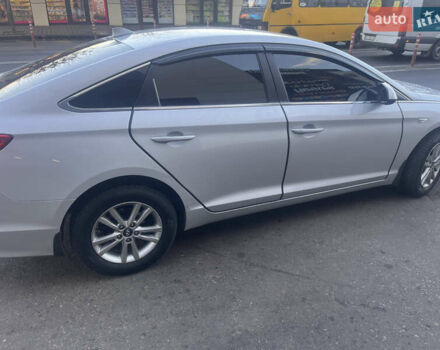 Сірий Хендай Соната, об'ємом двигуна 2 л та пробігом 363 тис. км за 9700 $, фото 7 на Automoto.ua