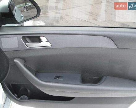 Сірий Хендай Соната, об'ємом двигуна 2 л та пробігом 265 тис. км за 10500 $, фото 39 на Automoto.ua