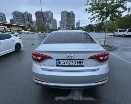 Серый Хендай Соната, объемом двигателя 2 л и пробегом 460 тыс. км за 11500 $, фото 1 на Automoto.ua
