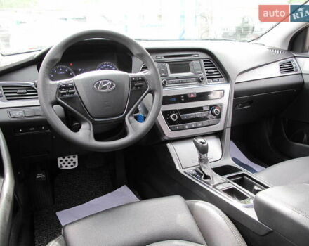 Сірий Хендай Соната, об'ємом двигуна 2 л та пробігом 265 тис. км за 10500 $, фото 11 на Automoto.ua