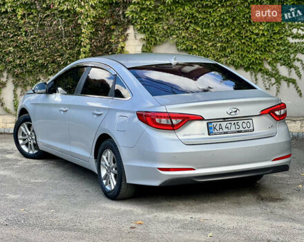 Серый Хендай Соната, объемом двигателя 2 л и пробегом 350 тыс. км за 8700 $, фото 11 на Automoto.ua